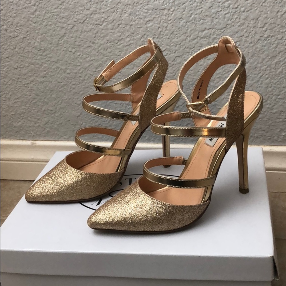 Steve Madden pointy-toe slingback heels.